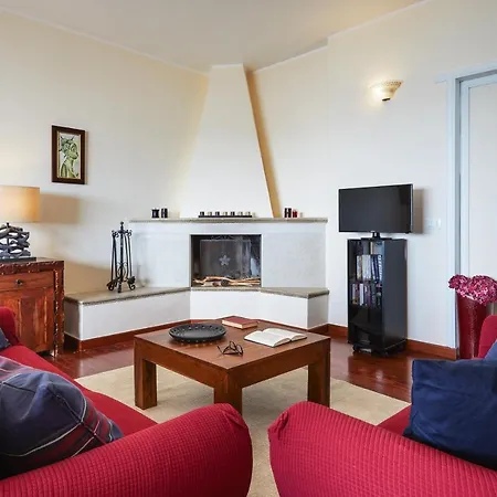 Apartment Orizzonte Casesicule, Fantastic Sea View With Balcony And Big Windows, Wi-fi Pozzallo