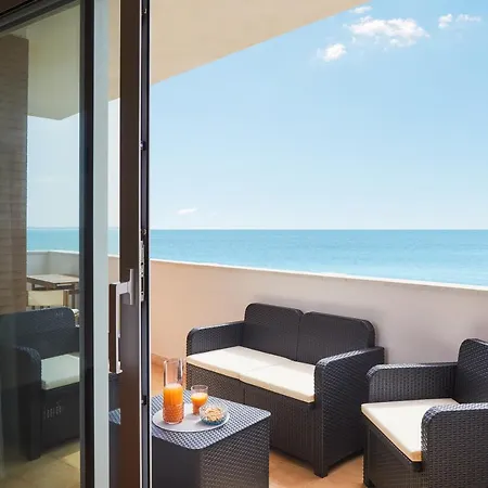Apartment Orizzonte Casesicule, Fantastic Sea View With Balcony And Big Windows, Wi-fi